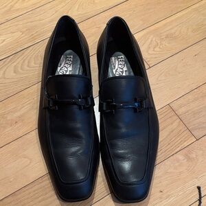 Salvatore Ferragamo Men's Elegant Black Loafers